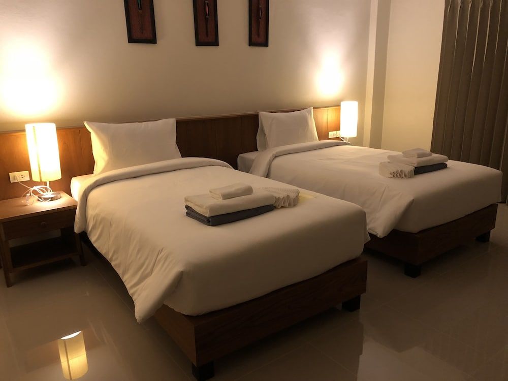 Crystal Lamai Hotel Economy Twin Room 2