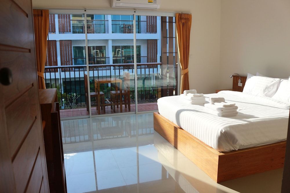 undefined Crystal Lamai Hotel 9