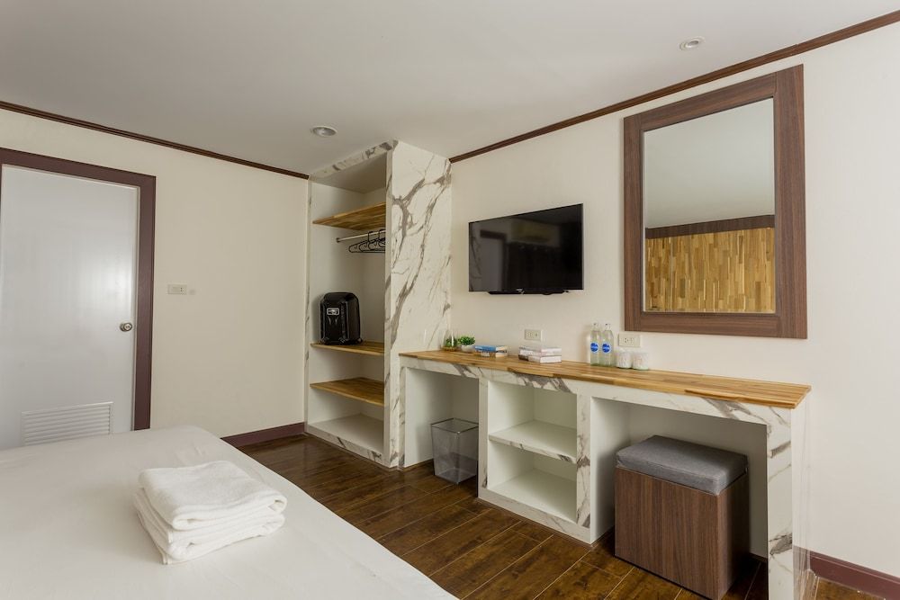 Phimai Paradise Hotel Room, 1 Bedroom, Smoking, Balcony 8