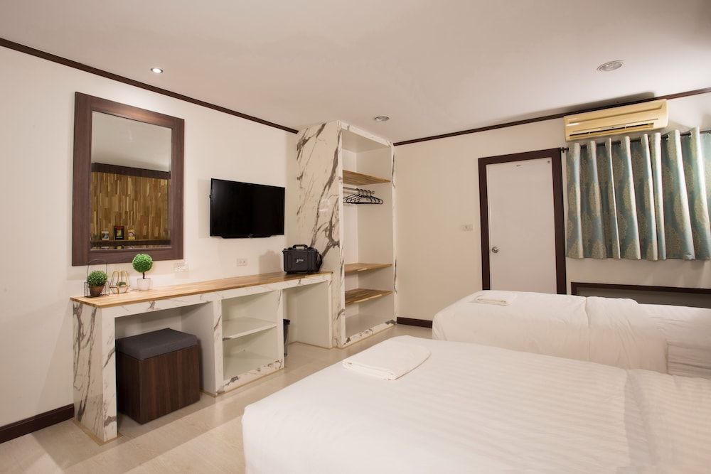 Phimai Paradise Hotel Double or Twin Room, 2 Twin Beds, Non Smoking, Refrigerator 4