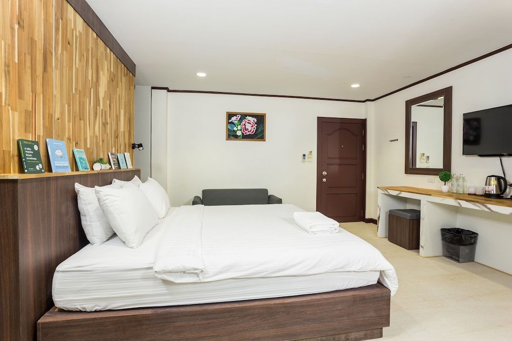 Phimai Paradise Hotel Room, 1 Bedroom, Non Smoking, Bathtub 4