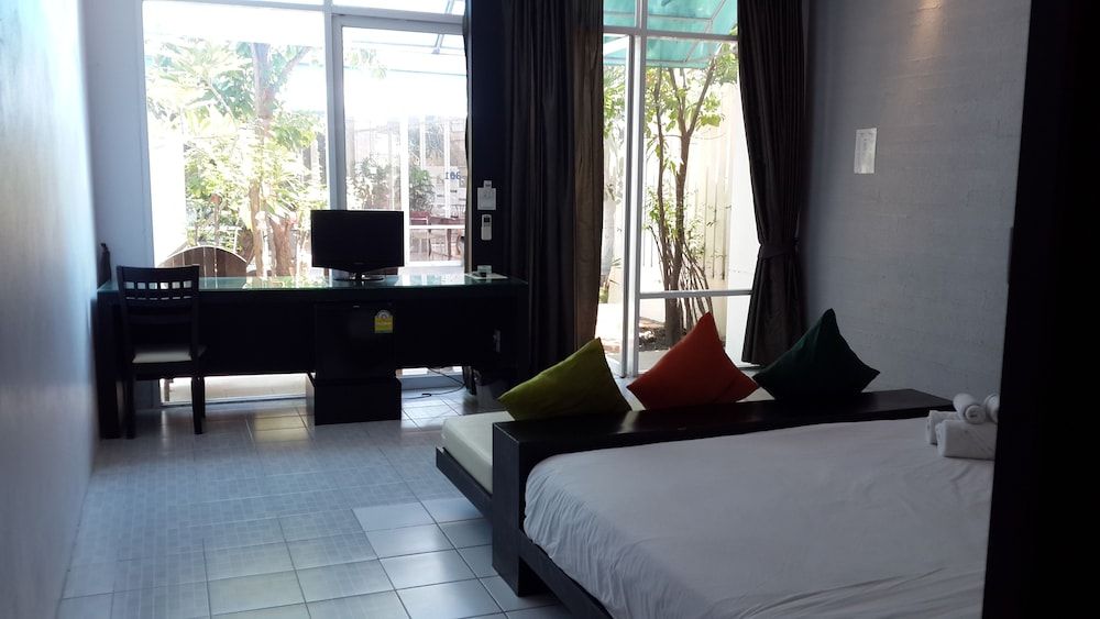Khun Chaweng Resort Superior Room 10