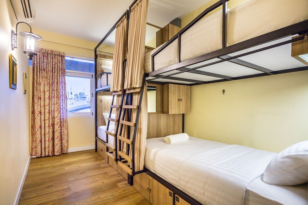 4-Bed Female Dormitory with Shared Bathroom