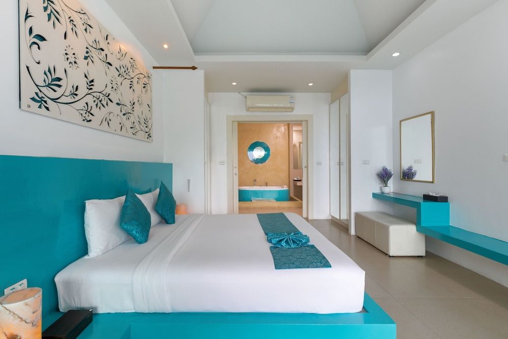 Grand Seaview Pool Suite