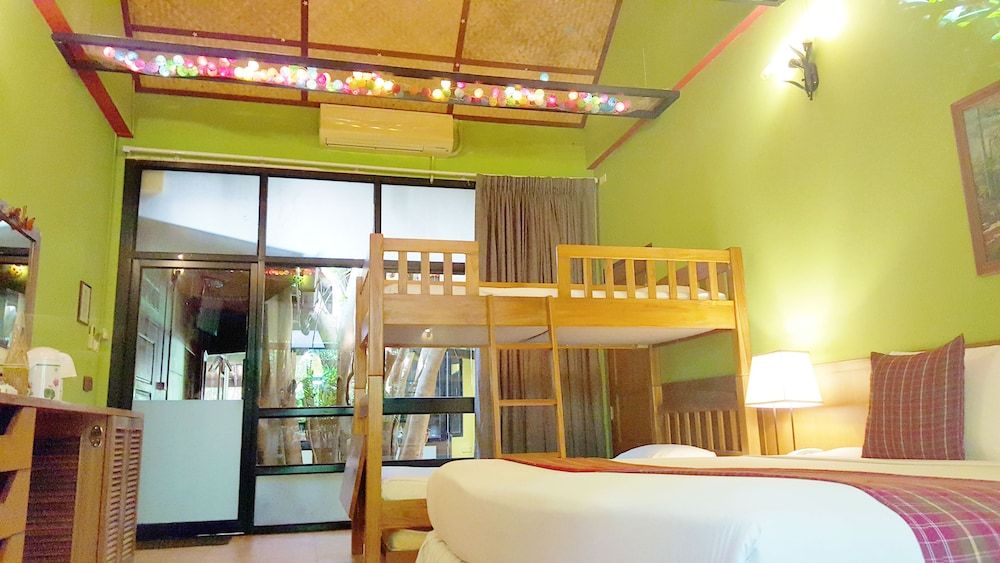 Birds and Bees Resort Big Bug Family