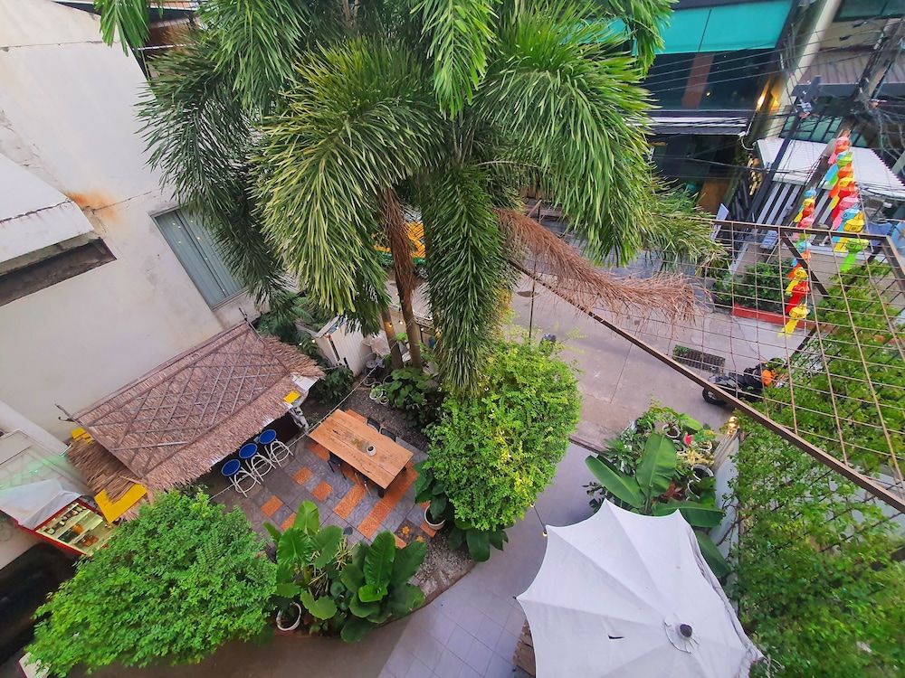 undefined Home16 Hostel 16 9