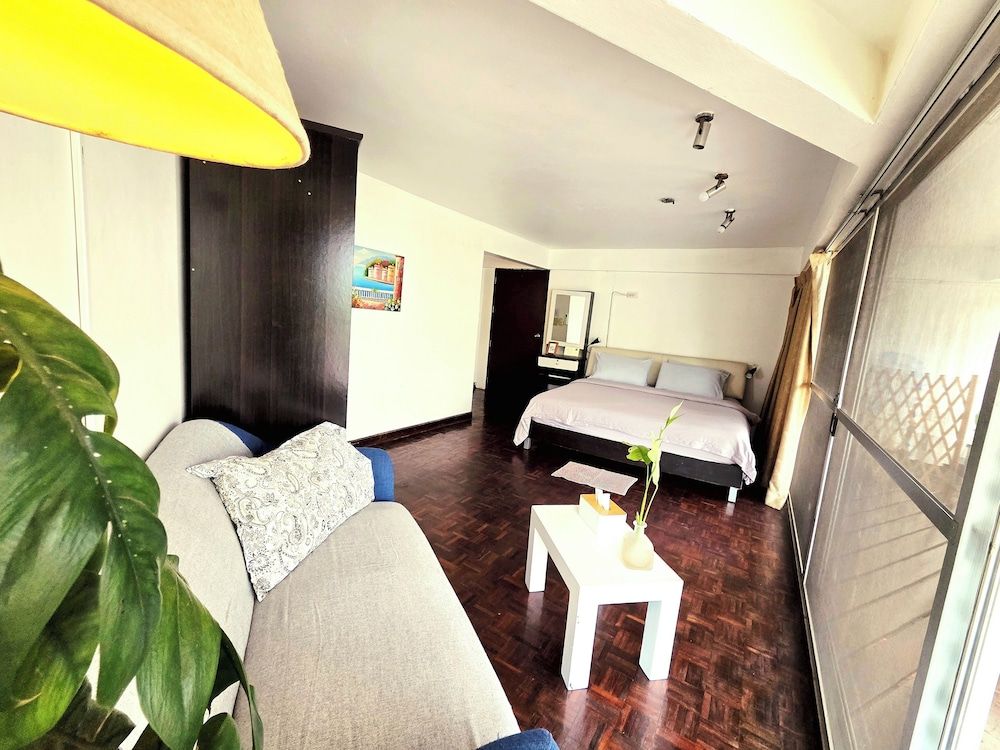 Home16 Hostel 16 Deluxe Double Room, 1 King Bed, Terrace 2