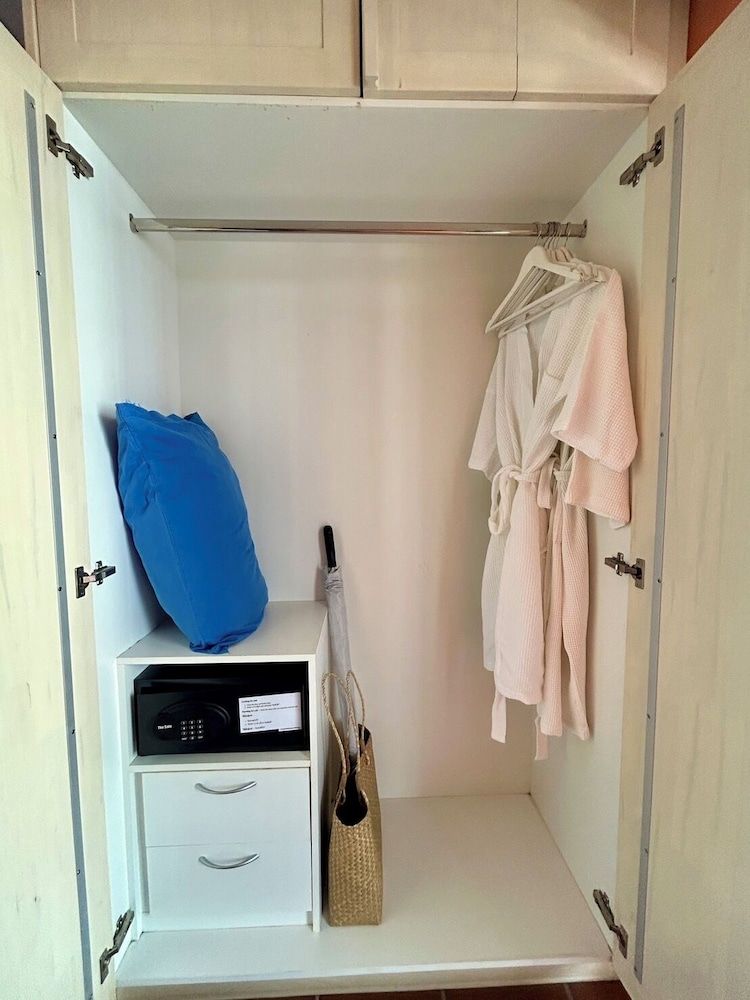 GrandBlue Resort Deluxe Twin Room 9