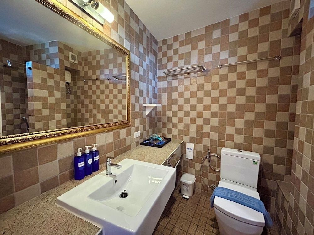 GrandBlue Resort Family Pool Access 8