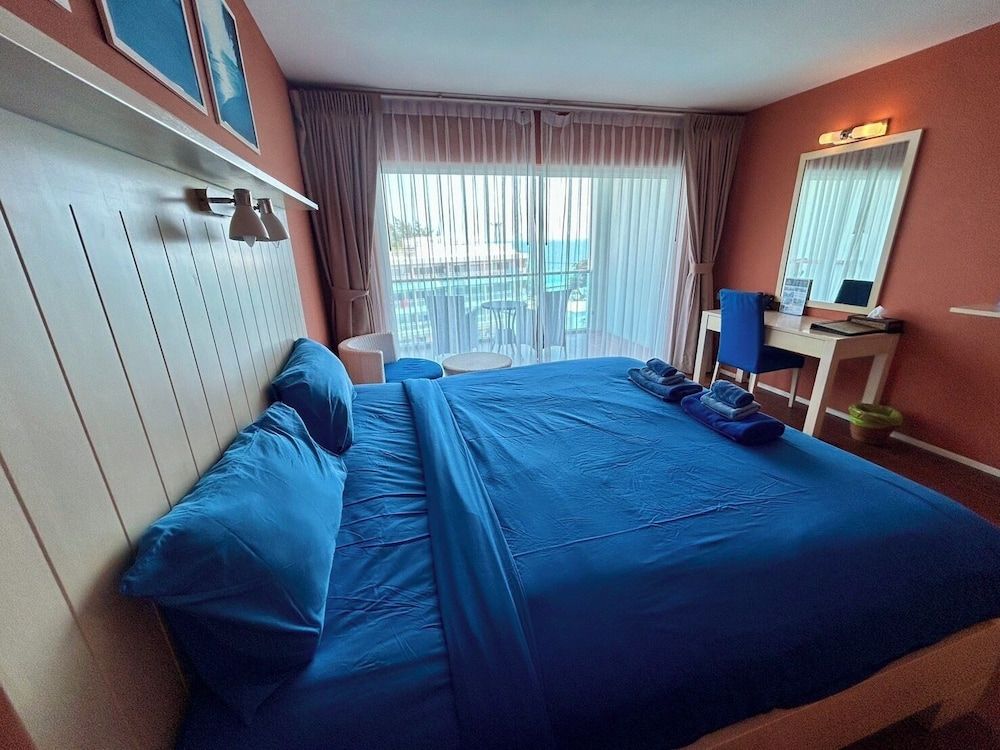 GrandBlue Resort Deluxe Double Room