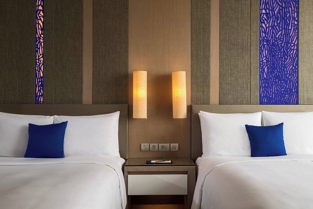 Room, 2 Twin Beds, Pool Access