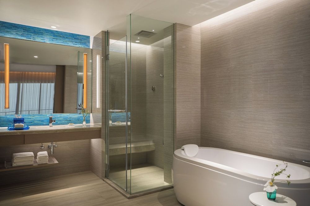 Suite, 1 Bedroom, Balcony (View, Poolside)