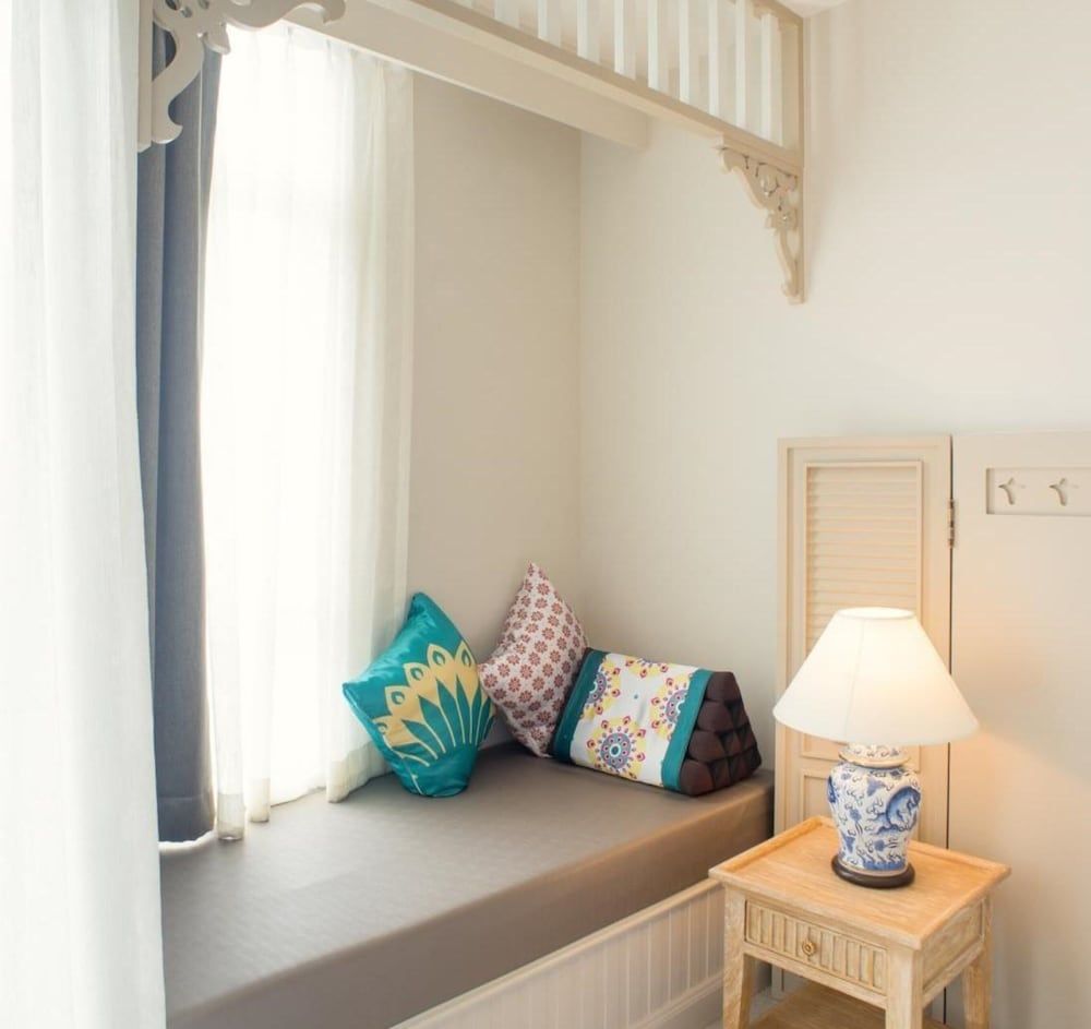 Panphuree Residence Deluxe King room 7