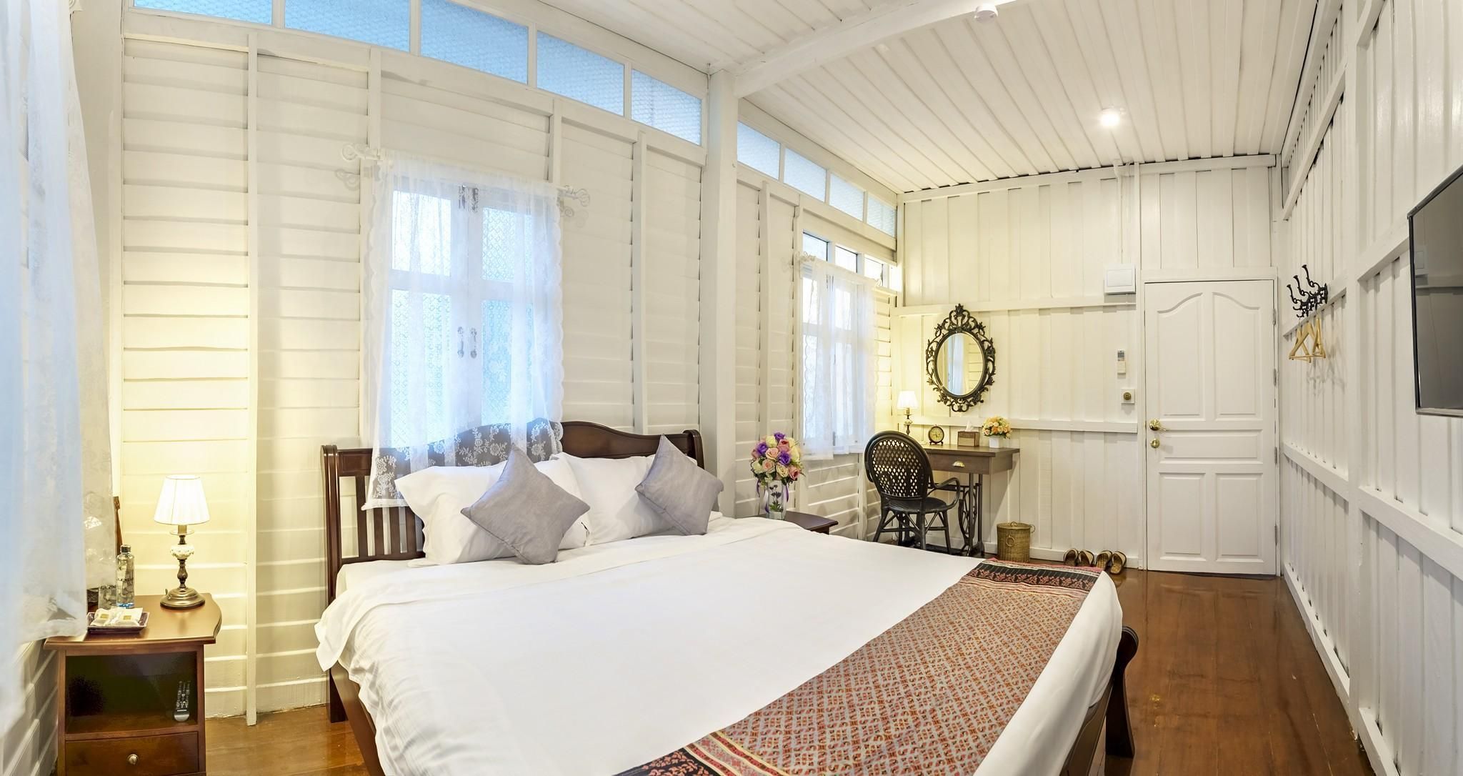 Double Room with Shared Bathroom