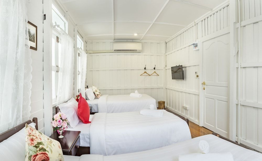 undefined Baan Kachitpan 5