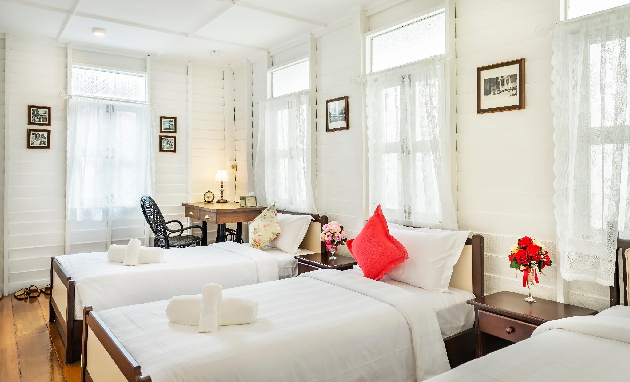 3 Single Beds for 3 persons