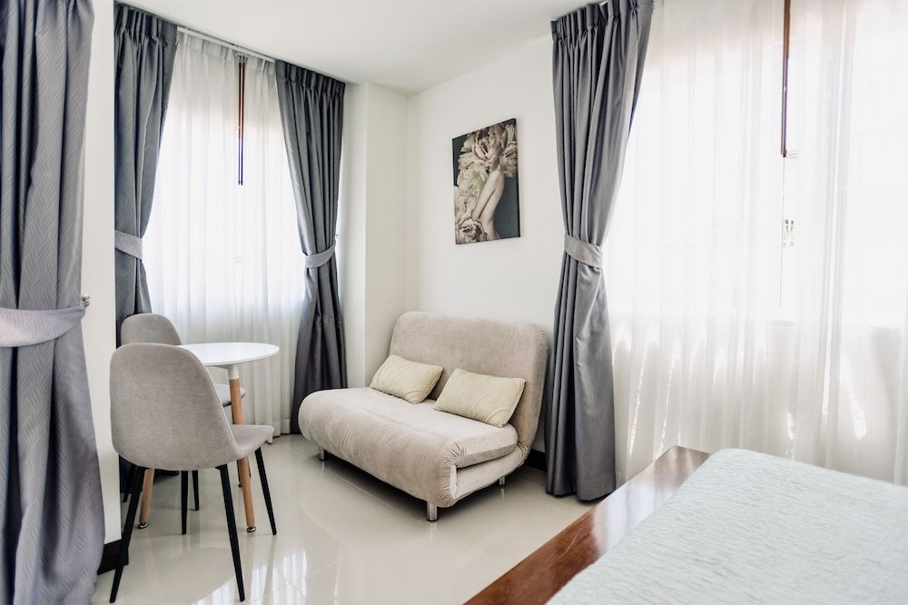 Beach 7 Condo by GrandisVillas Deluxe Sea View 6