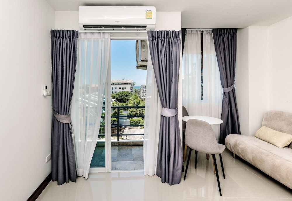 Beach 7 Condo by GrandisVillas Deluxe Sea View 18