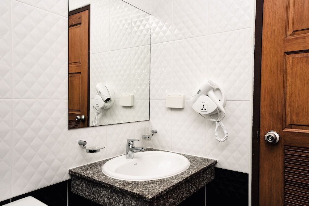 Beach 7 Condo by GrandisVillas Deluxe Sea View 16