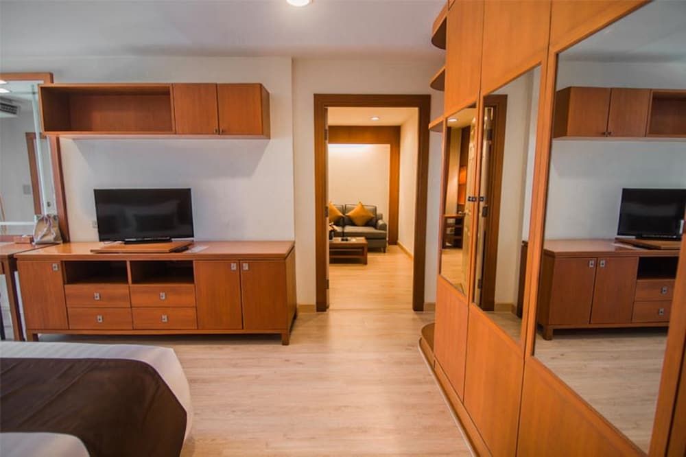 Pacific Park Hotel 1 Bedroom Hotel 6