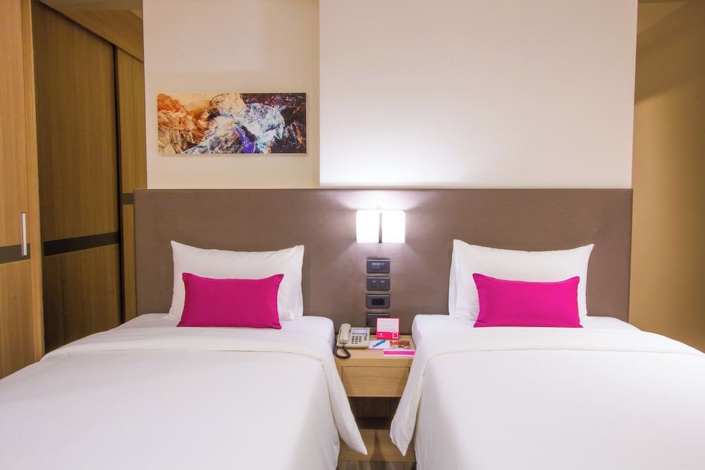 Pacific Park Hotel Studio Hotel (Twin Beds)