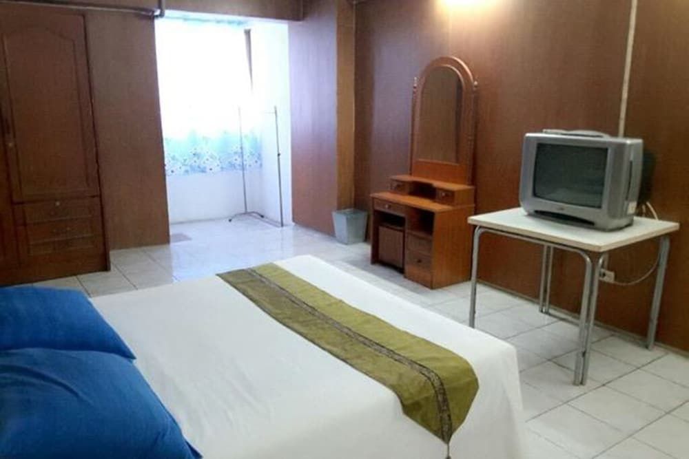 Win Bangna Hotel Deluxe Double Room 5