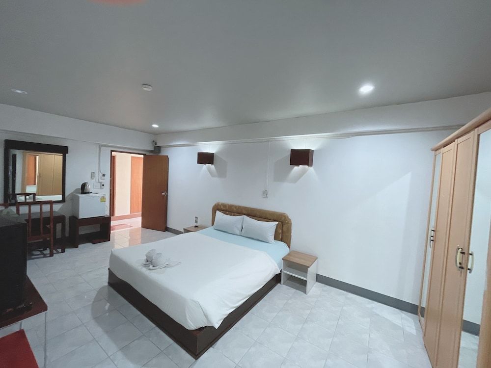 Win Bangna Hotel Deluxe Double Room 10