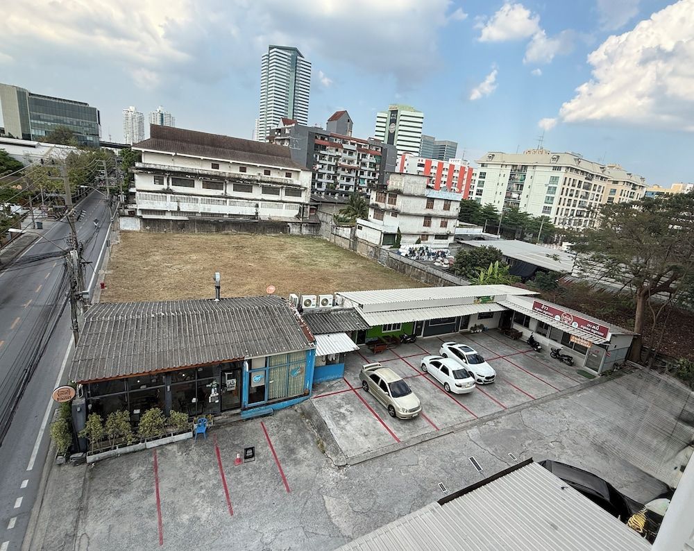 undefined Win Bangna Hotel 3