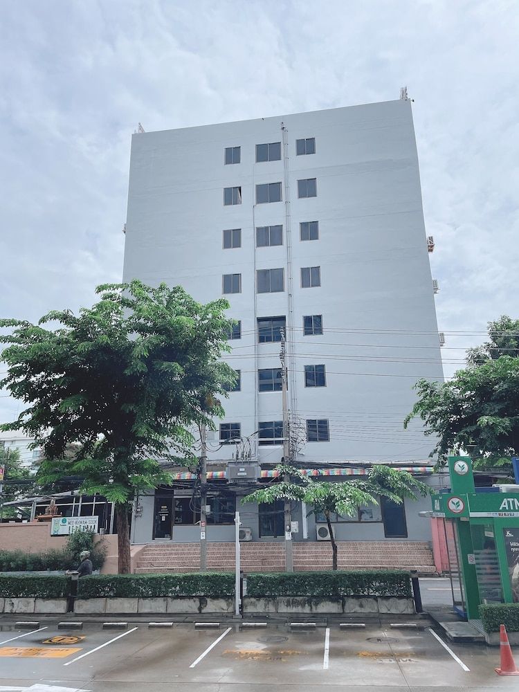 undefined Win Bangna Hotel 7