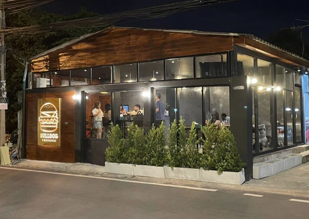 undefined Win Bangna Hotel 10