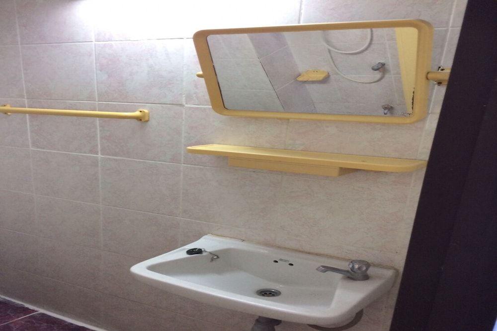 Win Bangna Hotel Deluxe Double Room 16