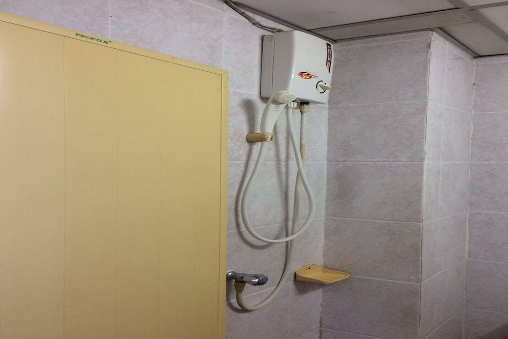 Win Bangna Hotel Deluxe Double Room 6