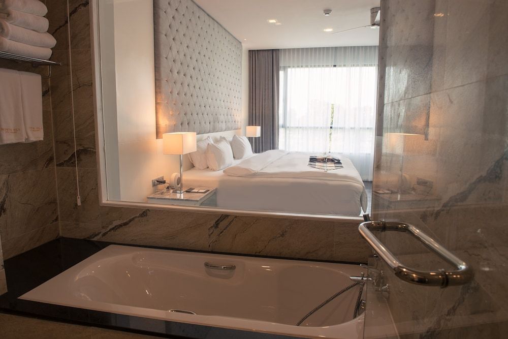 North Hill City Resort Albatross Suite 2