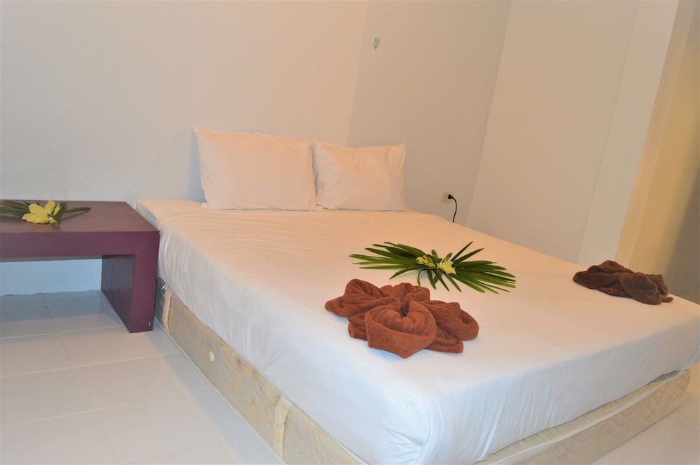 B Square Hotel Basic Double or Twin Room 3