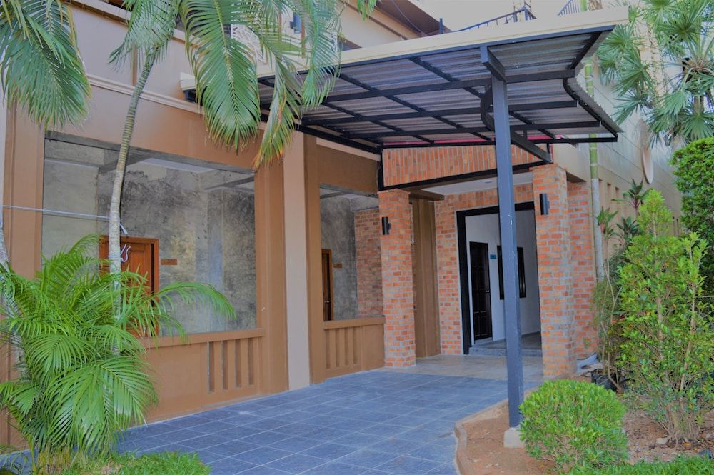 B Square Hotel Basic Double or Twin Room 13