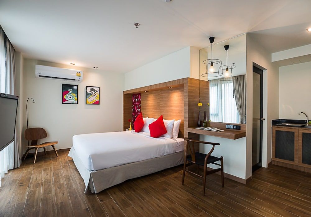 Sunshine Hip Hotel