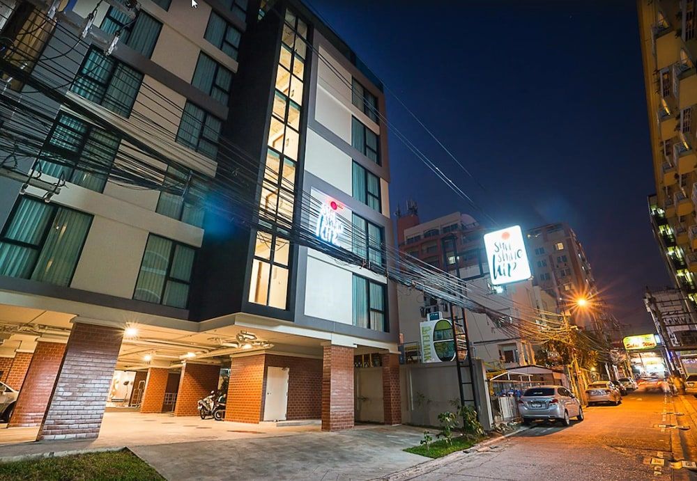 Sunshine Hip Hotel