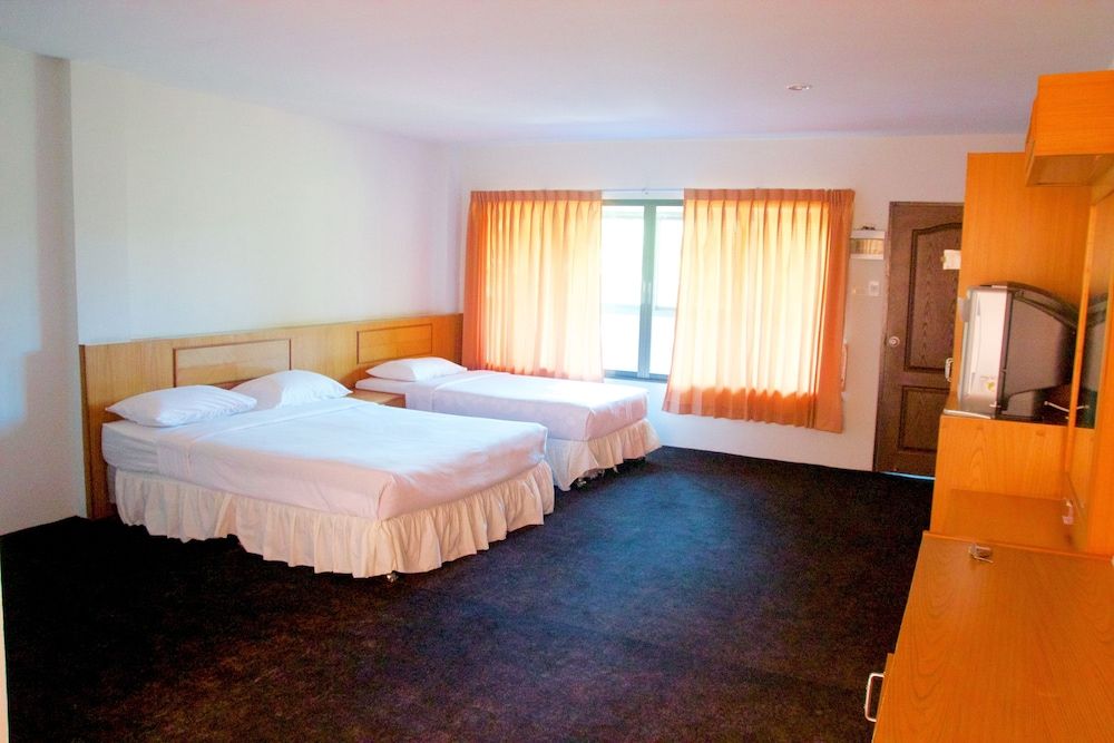 Sichang Shine Khao Resort Deluxe Double Room 6