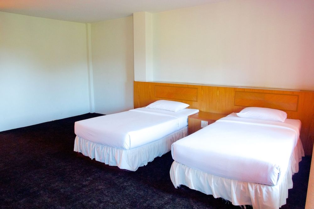 Sichang Shine Khao Resort Deluxe Double Room 5