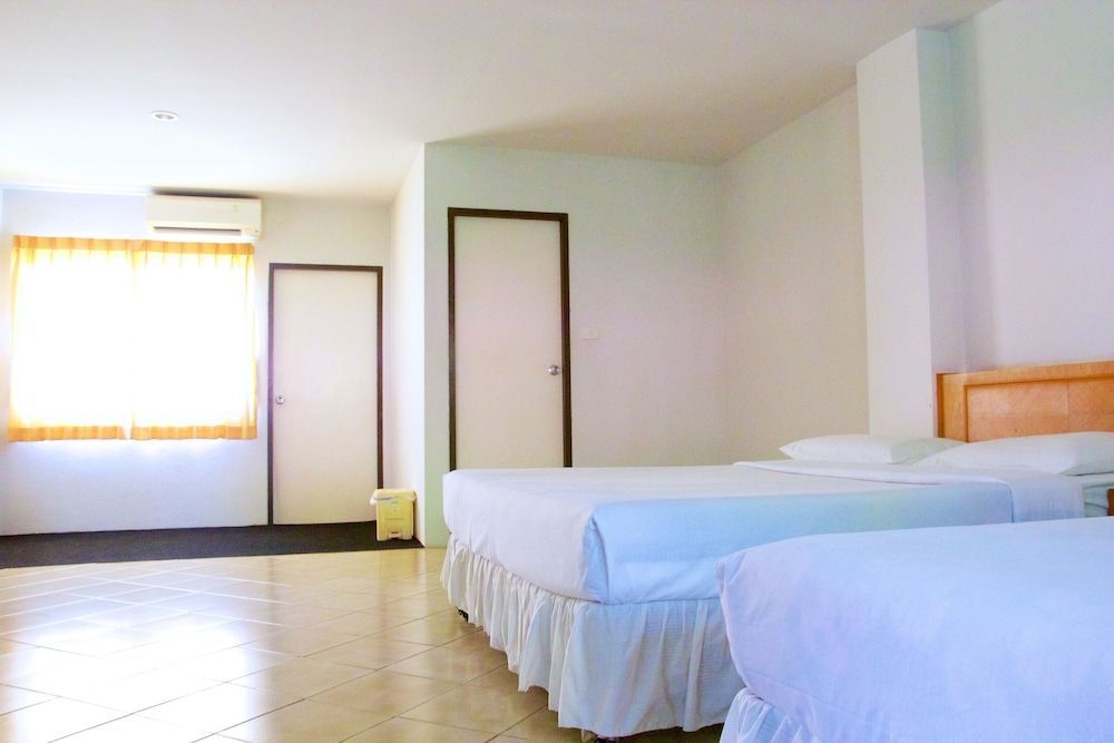 Sichang Shine Khao Resort Superior Double Room 5