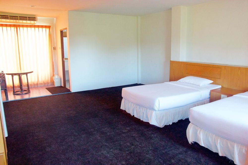 Sichang Shine Khao Resort Deluxe Double Room 3