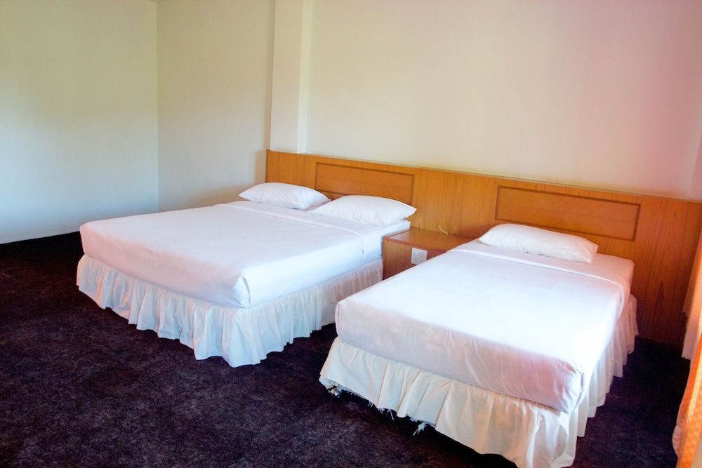 Sichang Shine Khao Resort Deluxe Double Room 7