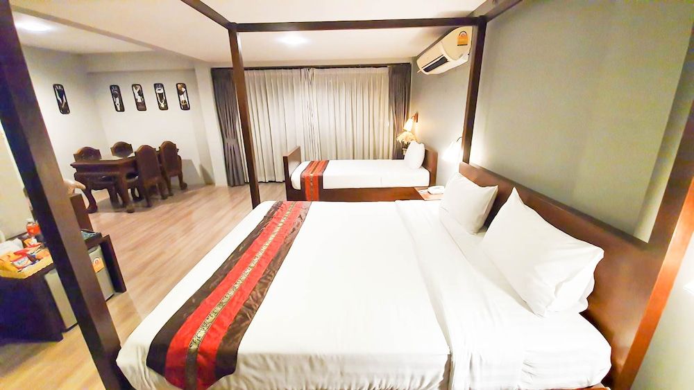 Big Tree Old Town Hotel Family Room, Balcony 3