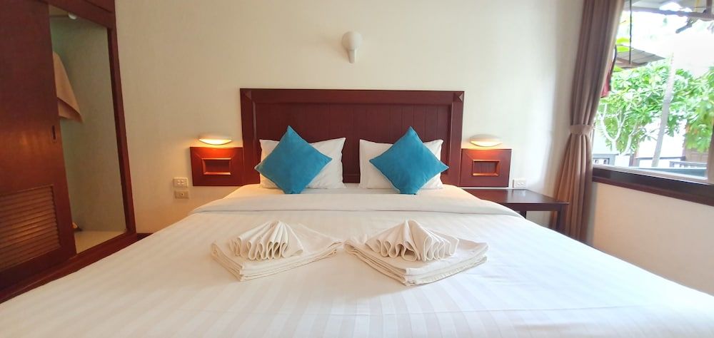 Isle Beach Resort Deluxe Garden View Double or Twin 5