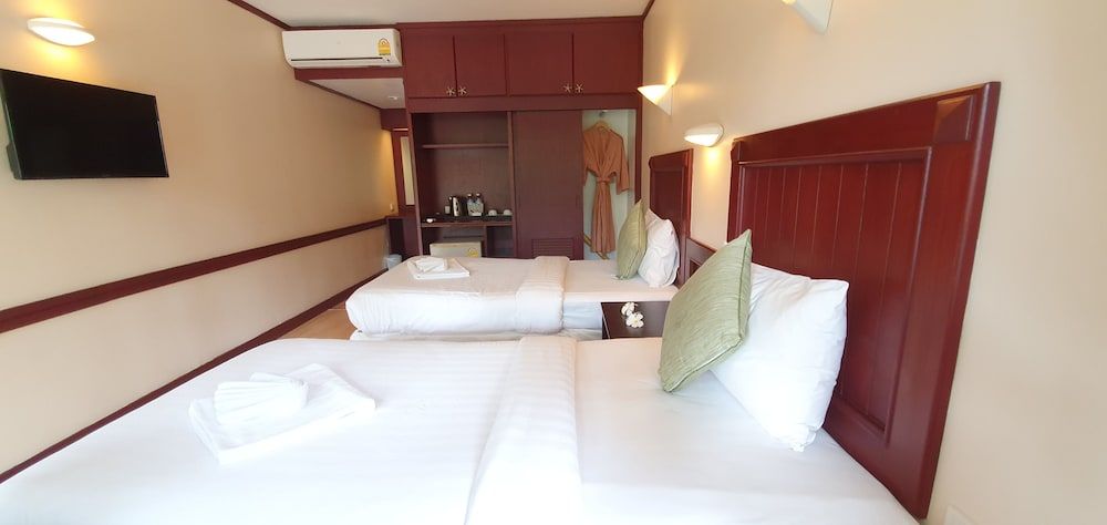 Isle Beach Resort Deluxe Garden View Double or Twin 4