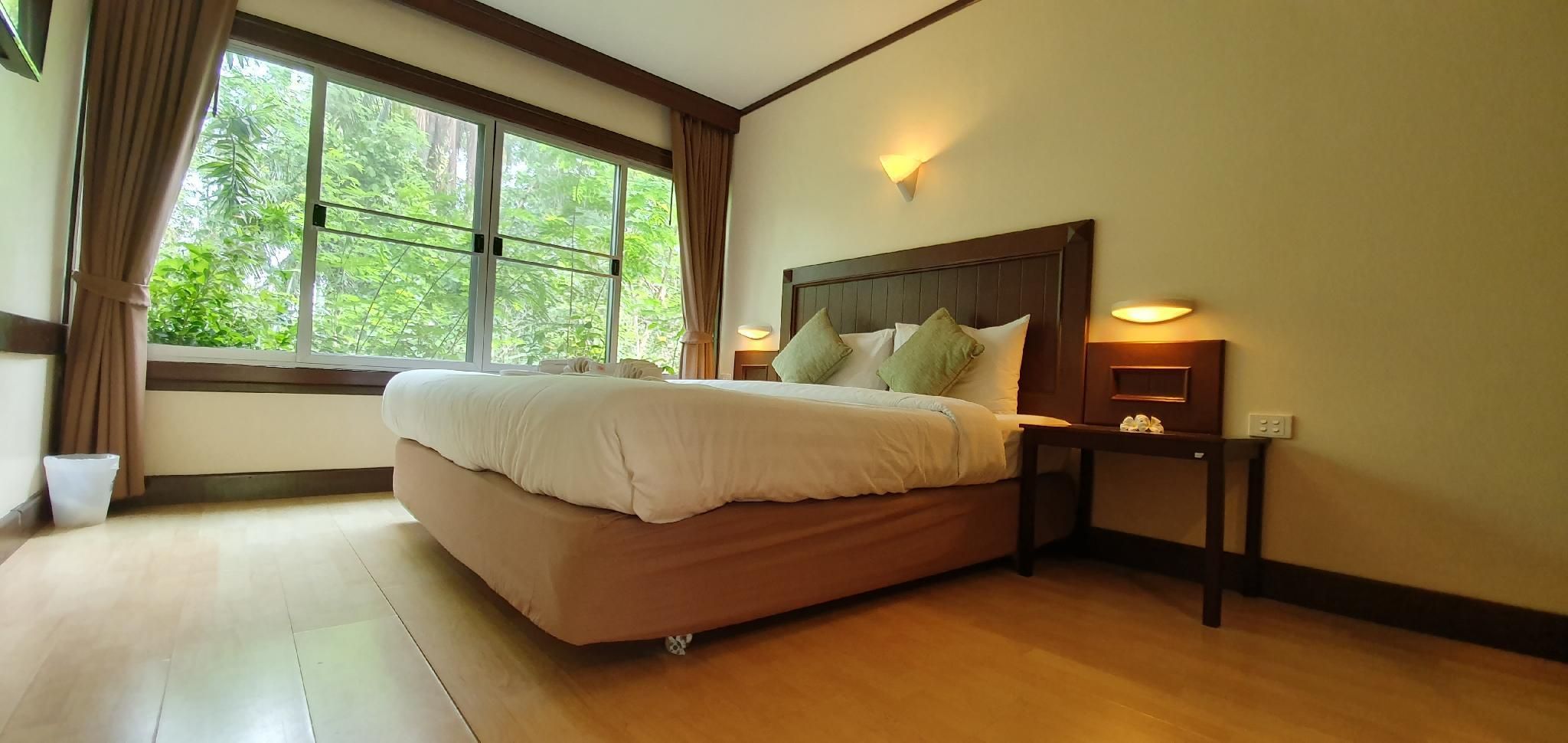 Isle Beach Resort Deluxe Double or Twin Pool View