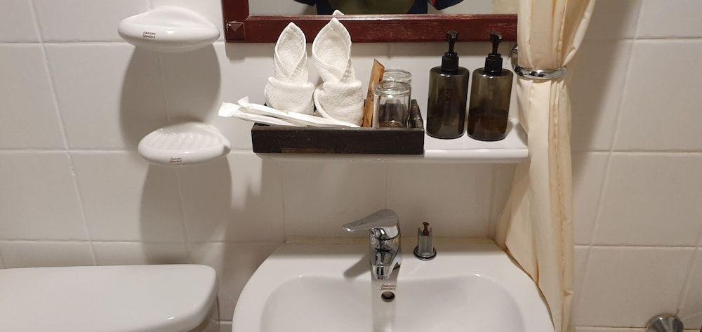 Bathroom amenities