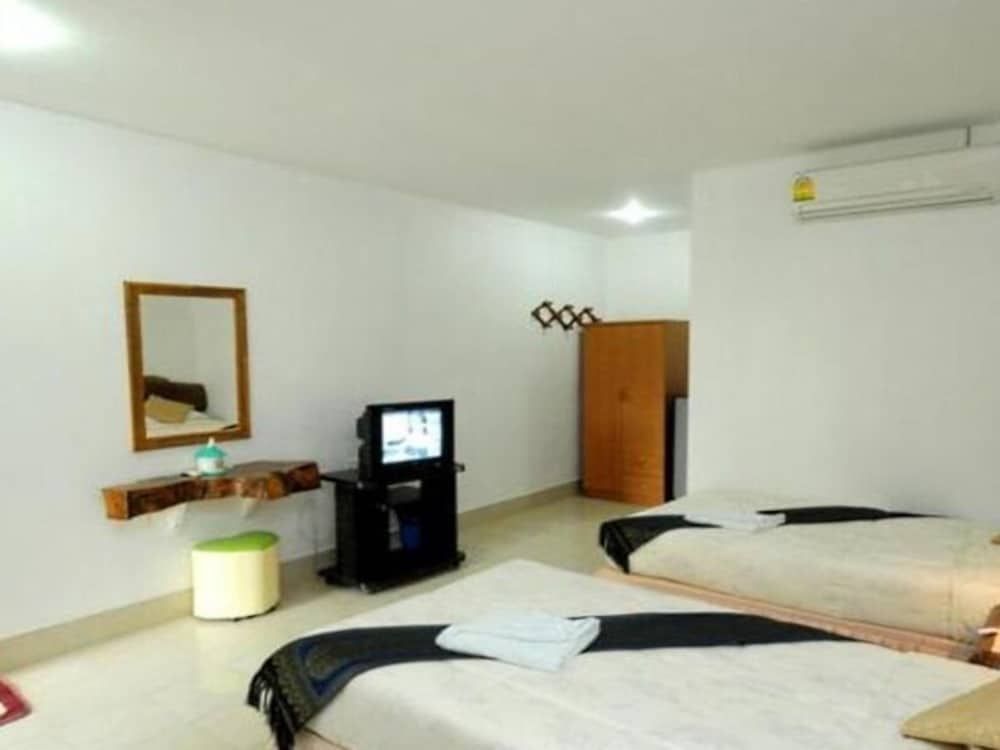 undefined Ruan Mai Sang Ngam Resort 5