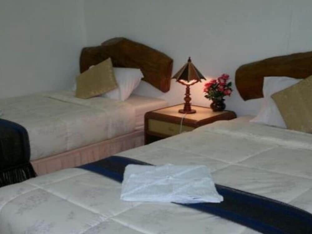 undefined Ruan Mai Sang Ngam Resort 6