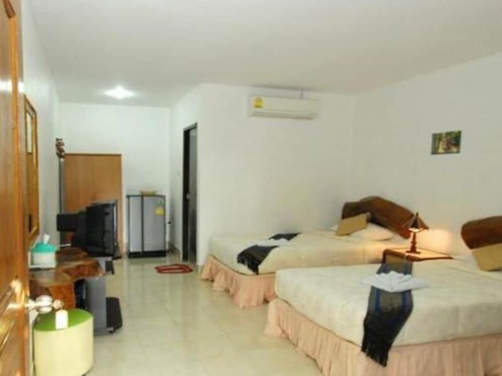 undefined Ruan Mai Sang Ngam Resort 7